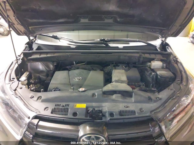 5TDJZRFH9KS566170 Toyota Highlander Se