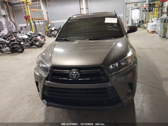 5TDJZRFH9KS566170 Toyota Highlander Se