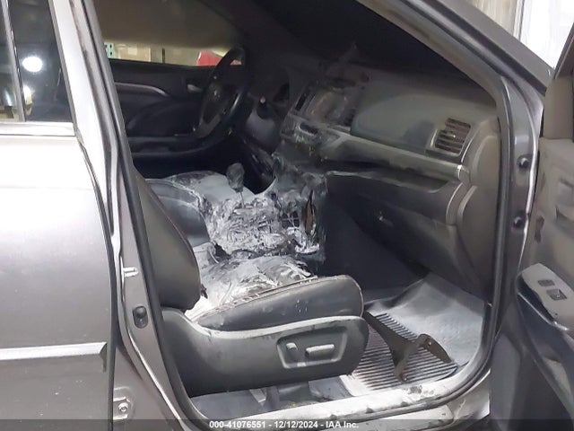 5TDJZRFH9KS566170 Toyota Highlander Se