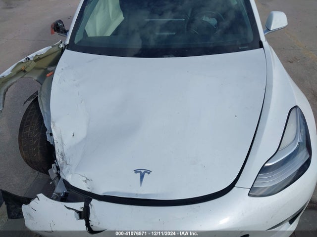 2018 TESLA MODEL 3 5YJ3E1EB0JF115523 Photo 9
