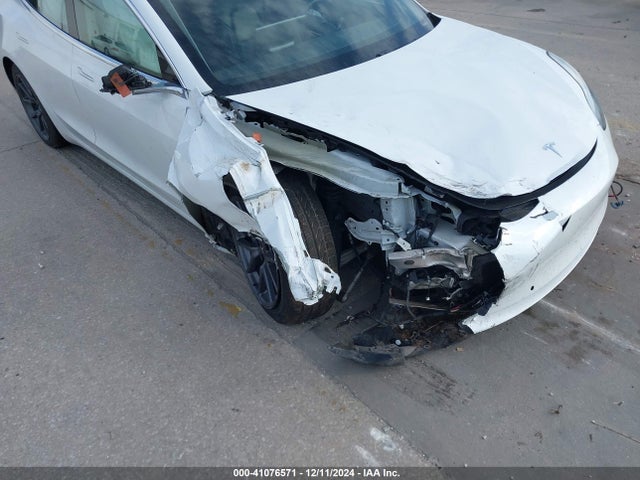 2018 TESLA MODEL 3 5YJ3E1EB0JF115523 Photo 5