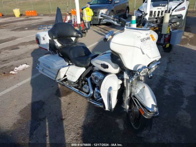 2012 HARLEY-DAVIDSON FLHTCU 1HD1FCM1XCB656804