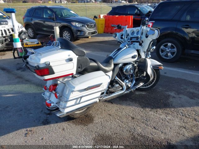 2012 HARLEY-DAVIDSON FLHTCU 1HD1FCM1XCB656804 Photo 3