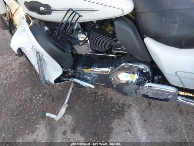2012 HARLEY-DAVIDSON FLHTCU 1HD1FCM1XCB656804 Photo 8