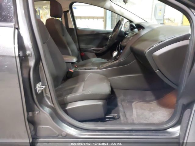 1FADP3F29HL276393 Ford FOCUS SE