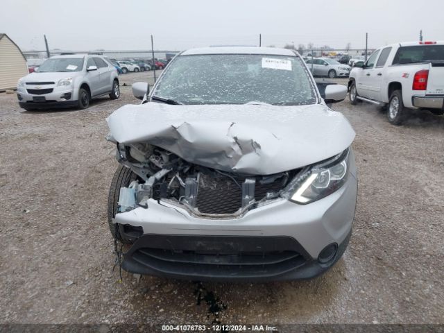 JN1BJ1CP3JW105279 Nissan Rogue Sport S