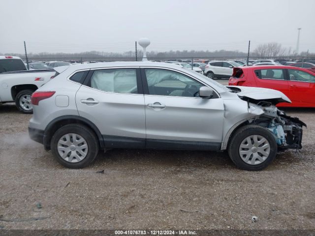 JN1BJ1CP3JW105279 Nissan Rogue Sport S