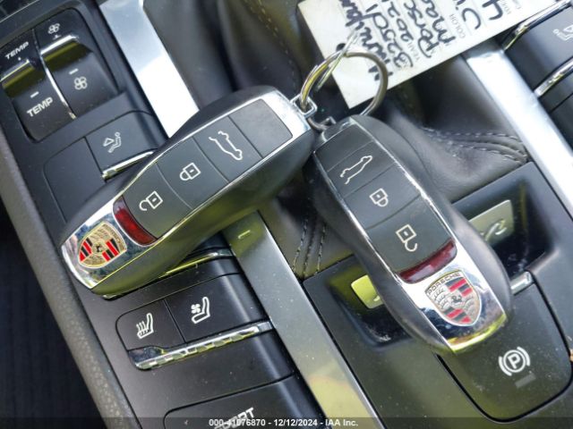 2021 PORSCHE MACAN WP1AA2A59MLB14458 Photo 10