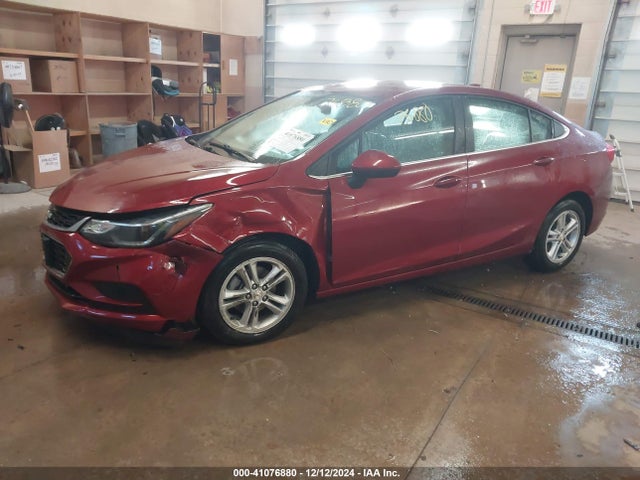 Chevrolet Cruze Lt Auto 2018 1G1BE5SMXJ7106903 Image 2