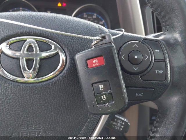 JTMRFREV4JJ739804 Toyota Rav4 Adventure/xle