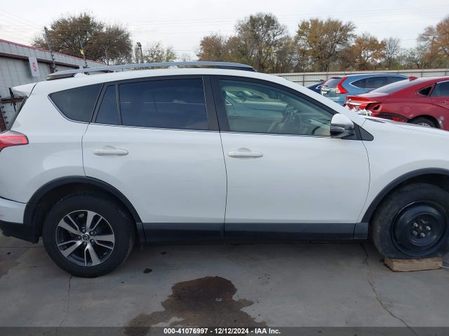 JTMRFREV4JJ739804 Toyota Rav4 Adventure/xle