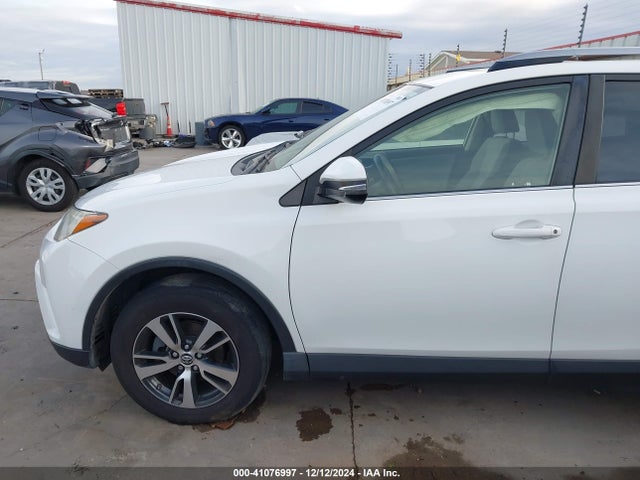 JTMRFREV4JJ739804 Toyota Rav4 Adventure/xle