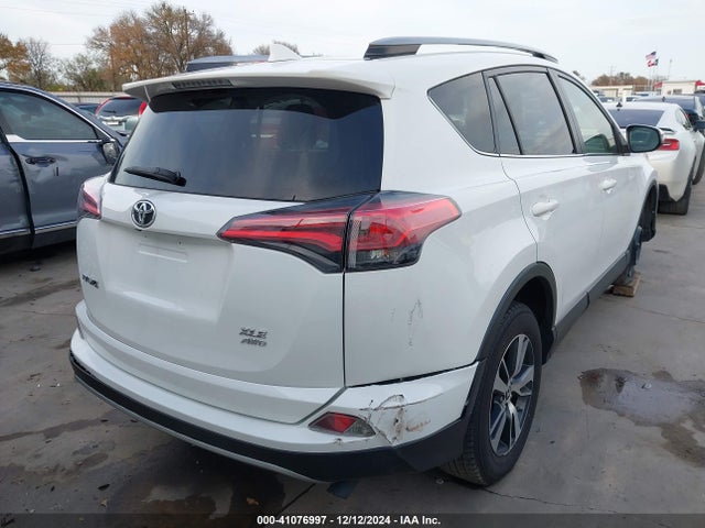 JTMRFREV4JJ739804 Toyota Rav4 Adventure/xle