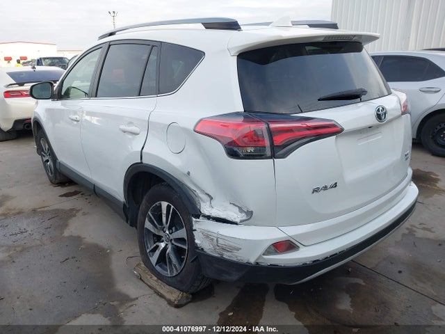 JTMRFREV4JJ739804 Toyota Rav4 Adventure/xle