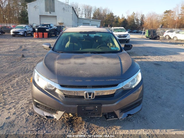 19XFC2F57JE204156 Honda Civic Lx