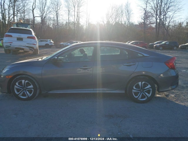 19XFC2F57JE204156 Honda Civic Lx