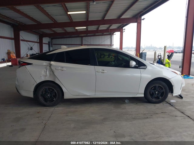 JTDKARFU0G3006345 Toyota Prius Three