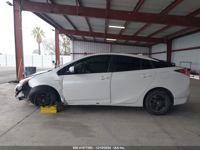 JTDKARFU0G3006345 Toyota Prius Three