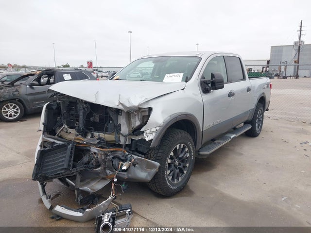 Nissan Titan Pro-4x 2018 1N6AA1E59JN520436 Image 2