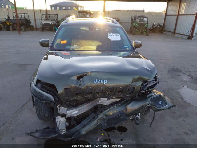 1C4PJLCB1KD265483 Jeep Cherokee Latitude