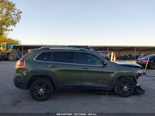 1C4PJLCB1KD265483 Jeep Cherokee Latitude