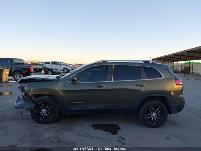 1C4PJLCB1KD265483 Jeep Cherokee Latitude