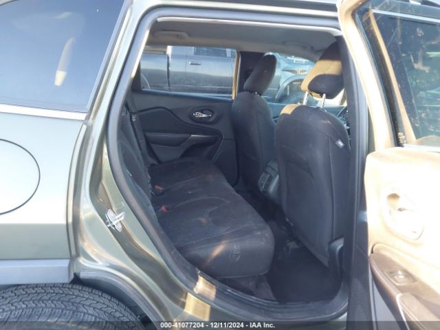1C4PJLCB1KD265483 Jeep Cherokee Latitude