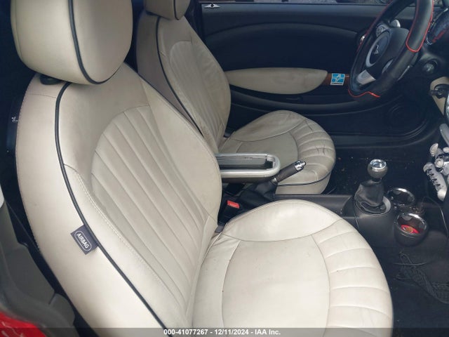 2010 MINI COOPER WMWMF3C54ATZ27153 Photo 4