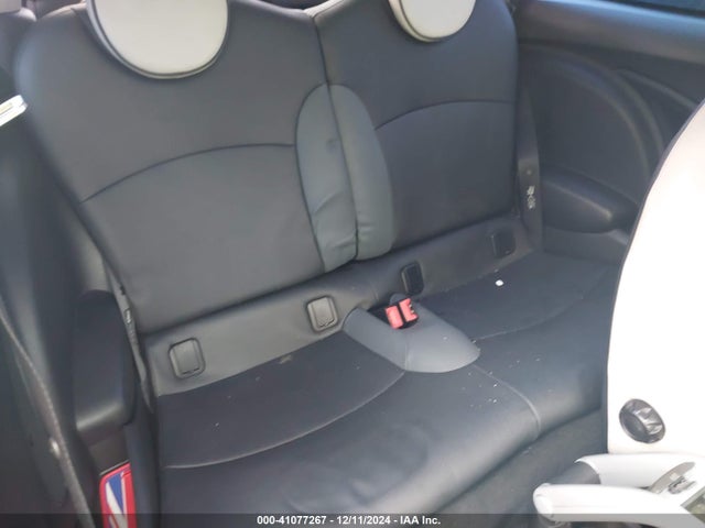 2010 MINI COOPER WMWMF3C54ATZ27153 Photo 7