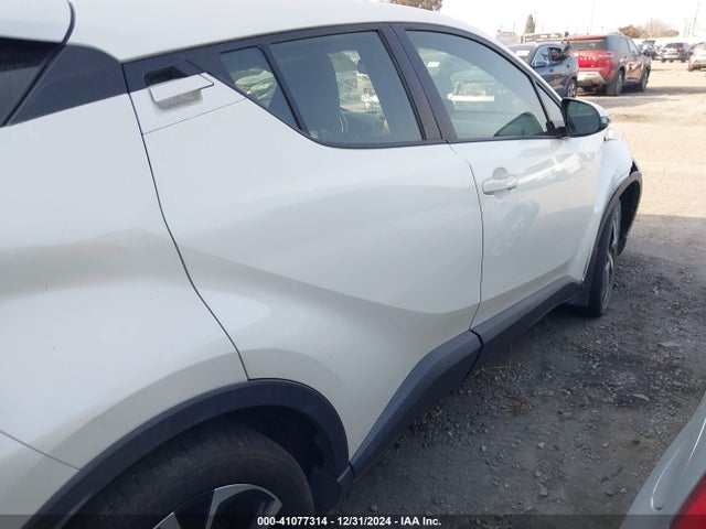 Toyota C-HR XLE 2018 JTNKHMBX8J1011533 Image 13