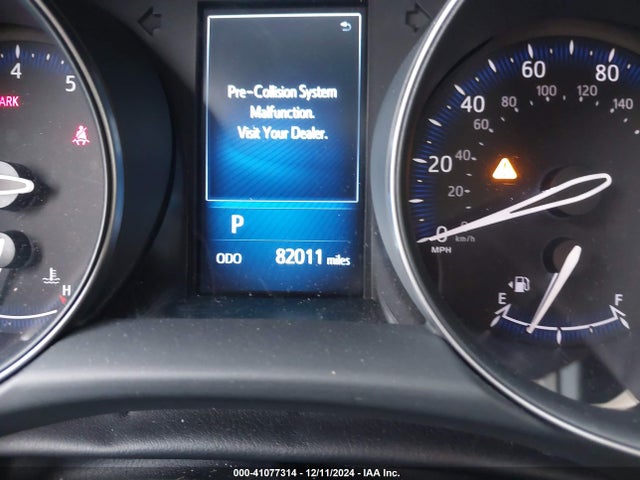 Toyota C-HR XLE 2018 JTNKHMBX8J1011533 Image 15