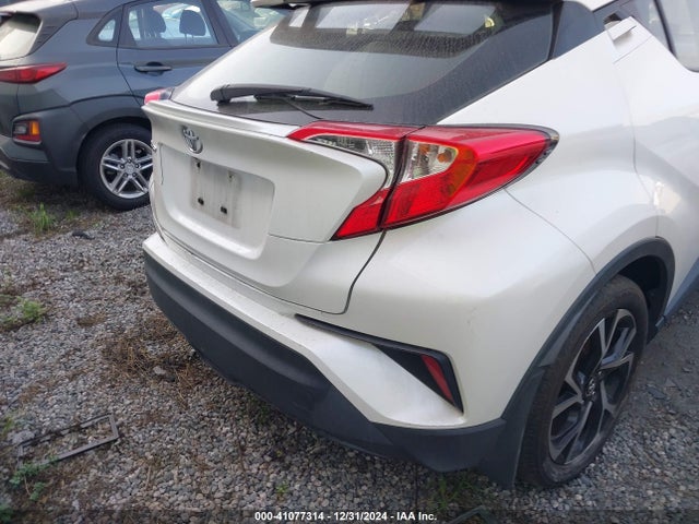 Toyota C-HR XLE 2018 JTNKHMBX8J1011533 Image 16