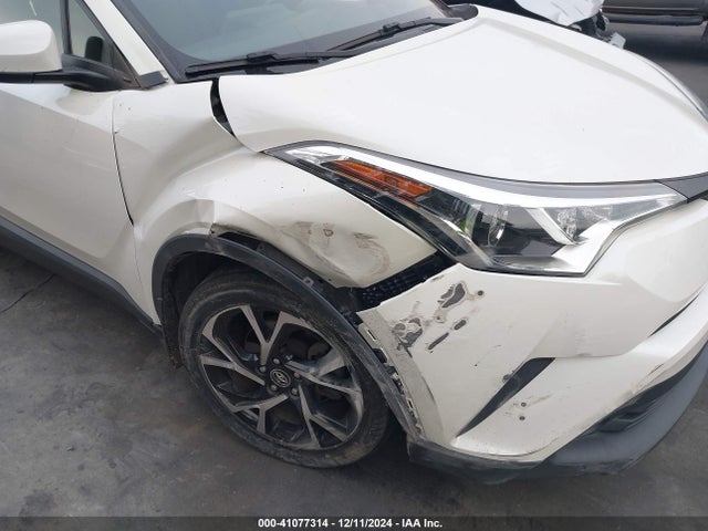 JTNKHMBX8J1011533 Toyota C-HR XLE