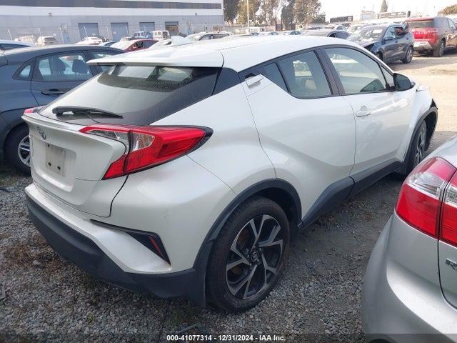 JTNKHMBX8J1011533 Toyota C-HR XLE