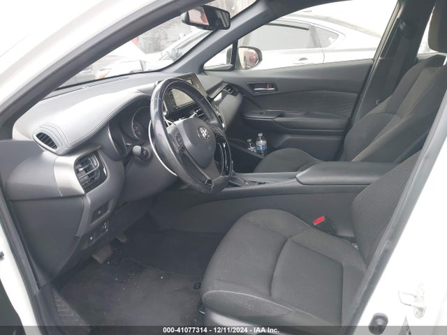 JTNKHMBX8J1011533 Toyota C-HR XLE