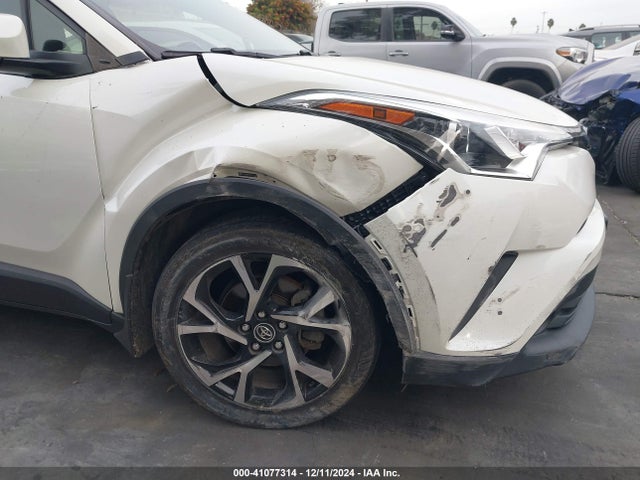 JTNKHMBX8J1011533 Toyota C-HR XLE
