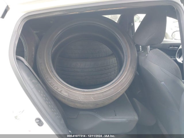 JTNKHMBX8J1011533 Toyota C-HR XLE