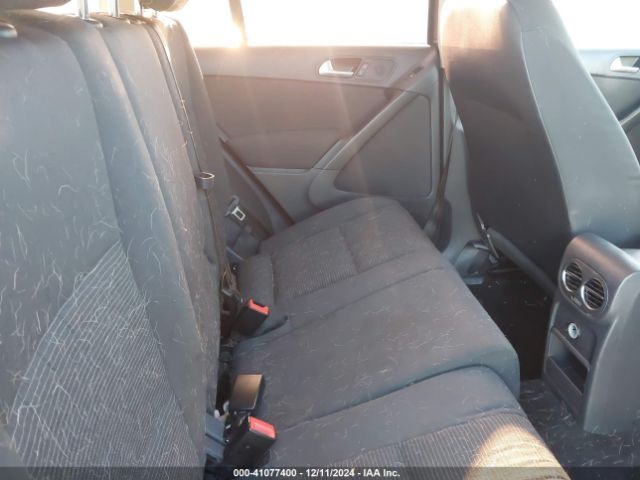 WVGAV7AX8FW543611 Volkswagen TIGUAN S