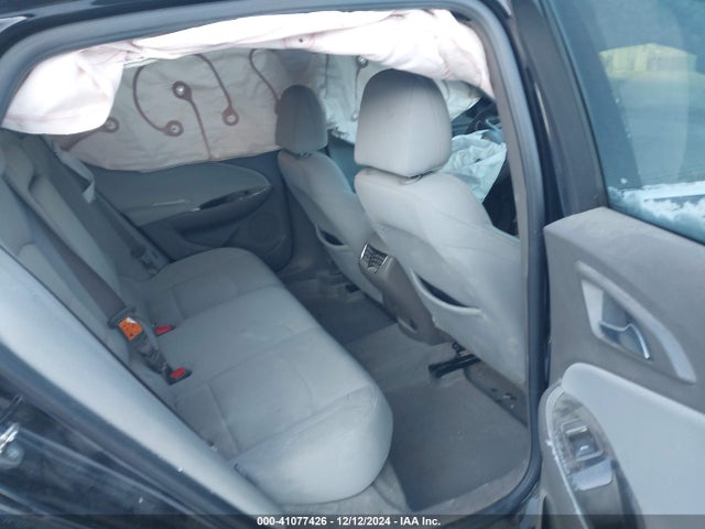 1G1ZD5ST0JF167143 Chevrolet MALIBU LT