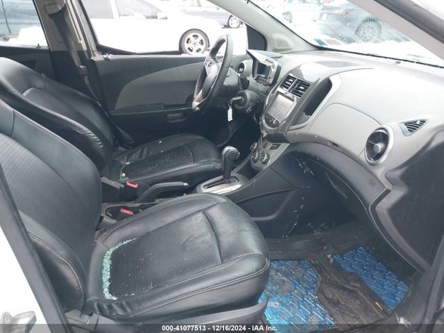 1G1JE6SB9F4103371 Chevrolet Sonic Ltz Auto