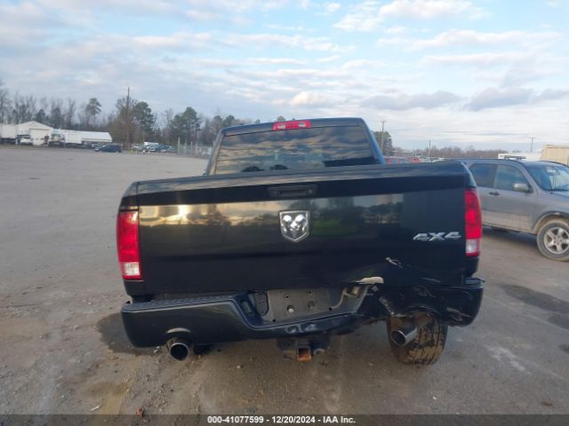 1C6RR7FT6HS599730 RAM 1500 Express  4x4 6'4 Box