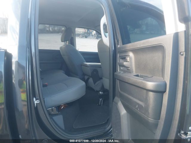 1C6RR7FT6HS599730 RAM 1500 Express  4x4 6'4 Box
