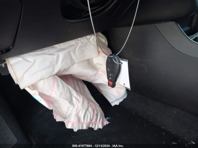 1C4PJLCB1KD439553 Jeep Cherokee Latitude