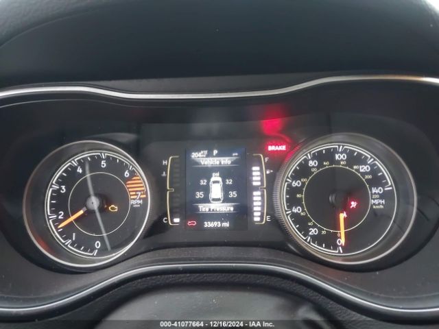 1C4PJLCB1KD439553 Jeep Cherokee Latitude