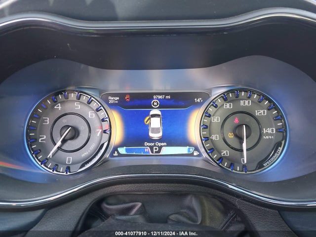 Chrysler 200 S 2015 1C3CCCBG4FN647775 Image 7