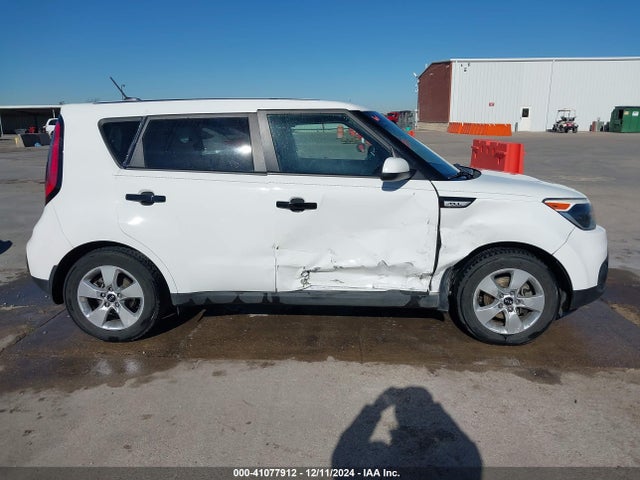 KIA Soul 2018 KNDJN2A25J7527736 Image 13