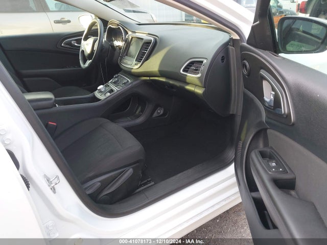 Chrysler 200 Limited 2016 1C3CCCAGXGN177092 Image 5