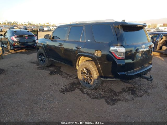 2018 TOYOTA 4RUNNER JTEZU5JR7J5181717 Photo 2