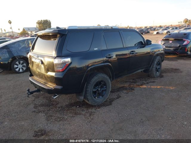 2018 TOYOTA 4RUNNER JTEZU5JR7J5181717 Photo 3