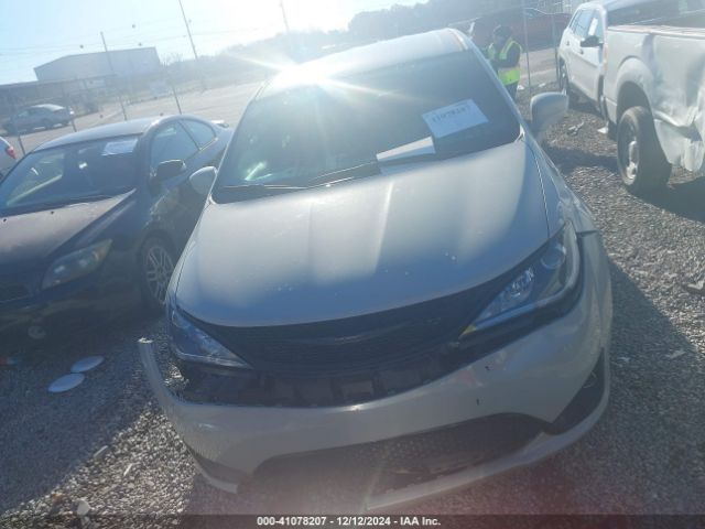 2C4RC1FG2KR610208 Chrysler Pacifica Touring Plus